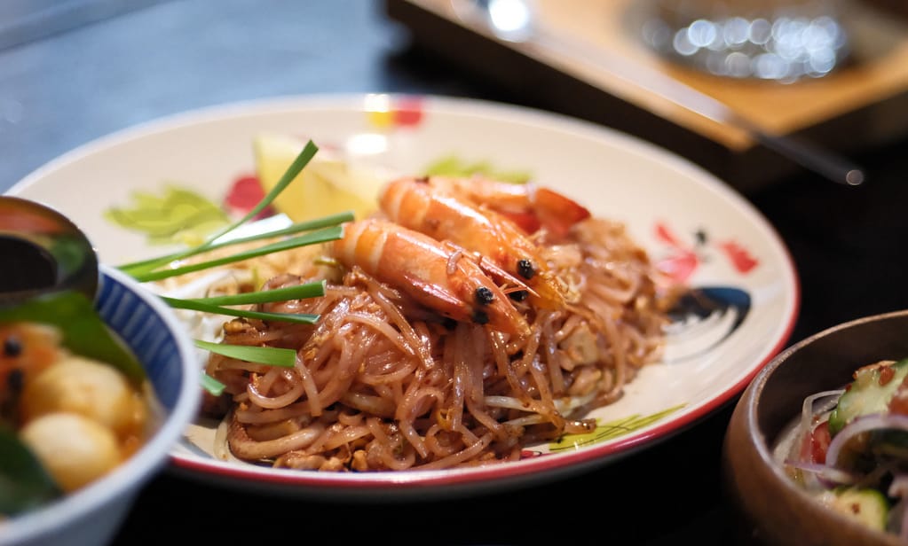 圖3炒河粉是泰元的鎮店招牌有別常見的濕軟口感改以乾炒收汁將鹹香滋味均勻附著於河粉上JPG - 尚新聞 Sun News