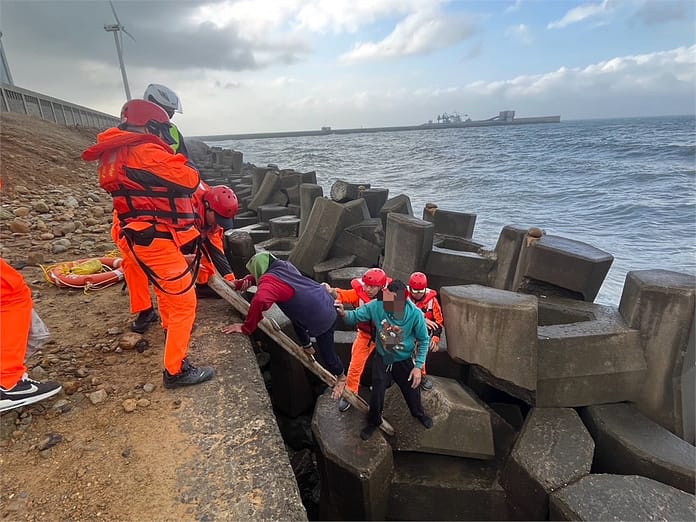 e9af15f7-6acc-47b1-bae7-cfd9d992e3d1