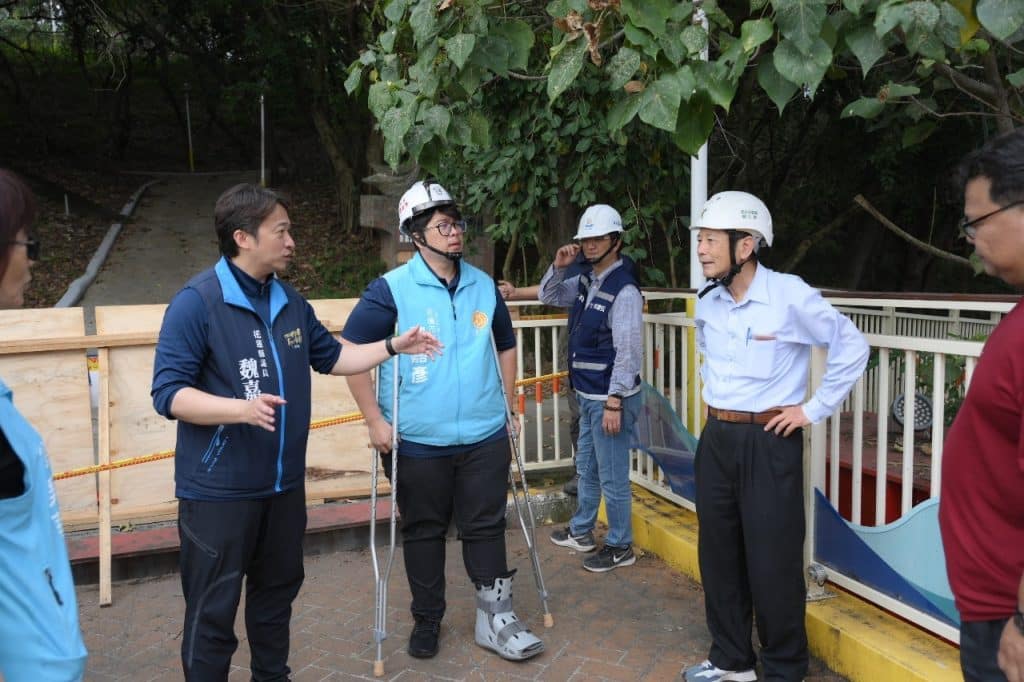 強震重創花蓮  魏嘉彥陪同陳建仁巡視災區，花蓮市公所提供